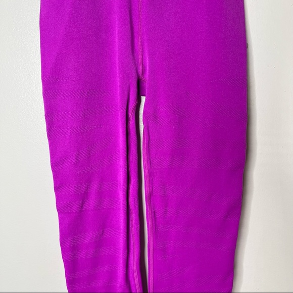 FABLETICS Sculptknot High Rise Barbiecore Leggings - Picture 6 of 14